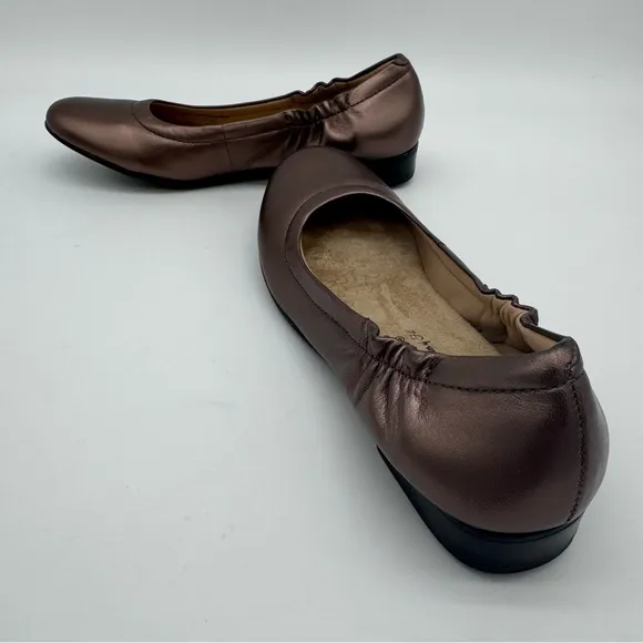 New Walking Cradles Tess Gold/Bronze Leather Comfort Ballet Flats Size 8.5 N