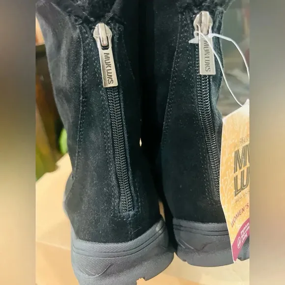 New women’s winter boots Thermo lite memory foam genuine suede  size 6 black NWT