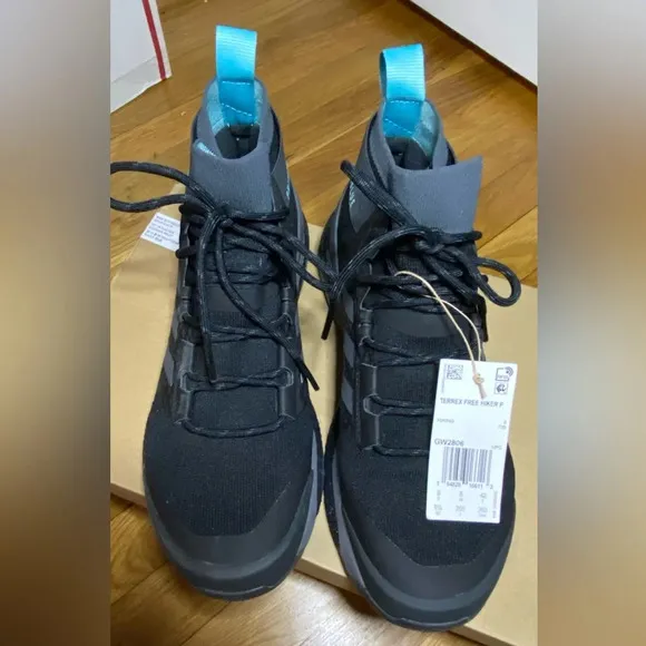 NIB adidas Terrex Free Hiker Primeblue Hiking Boots Size Women 9.5