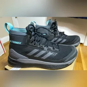 NIB adidas Terrex Free Hiker Primeblue Hiking Boots Size Women 9.5