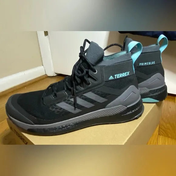 NIB adidas Terrex Free Hiker Primeblue Hiking Boots Size Women 9.5