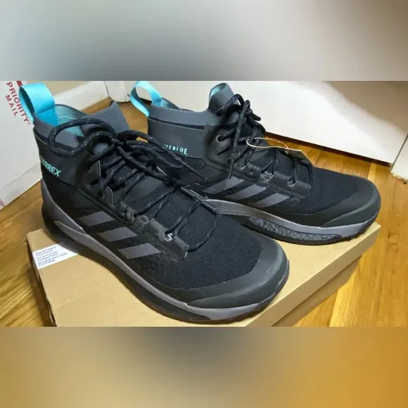 NIB adidas Terrex Free Hiker Primeblue Hiking Boots Size Women 9.5