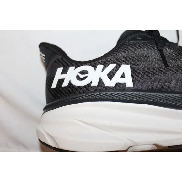 NIB HOKA ONE ONE MEN'S CLIFTON 9 BWHT BLACK WHITE RUNNING‎ SNEAKERS