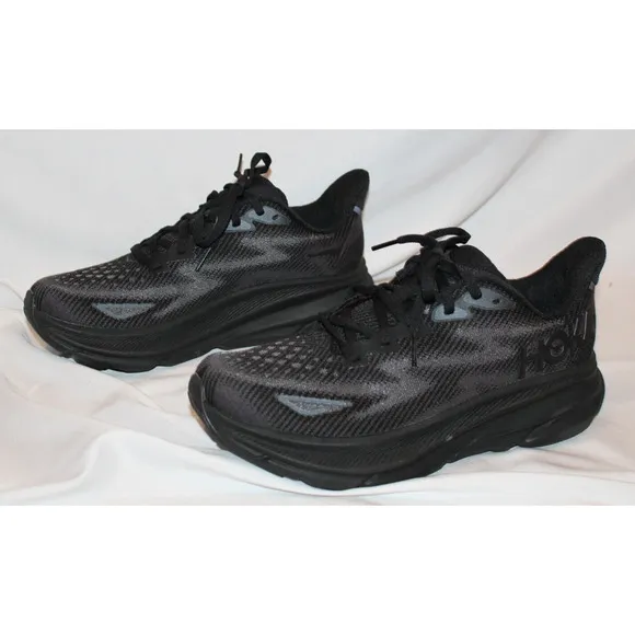NIB Hoka One One Women's Clifton 9 Running Sneakers BBLC BLACK SZ 8‎
