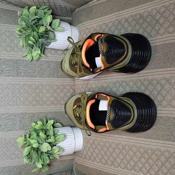 Nike Air Max 2090 Olive flax Sneakers