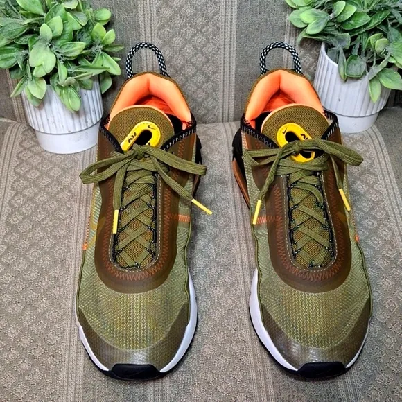 Nike Air Max 2090 Olive flax Sneakers