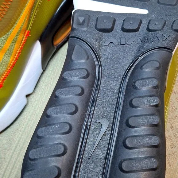 Nike Air Max 2090 Olive flax Sneakers