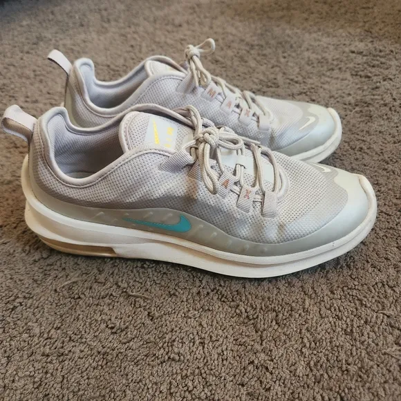 Nike air max axis sneakers shoes size 9 womens neutral
