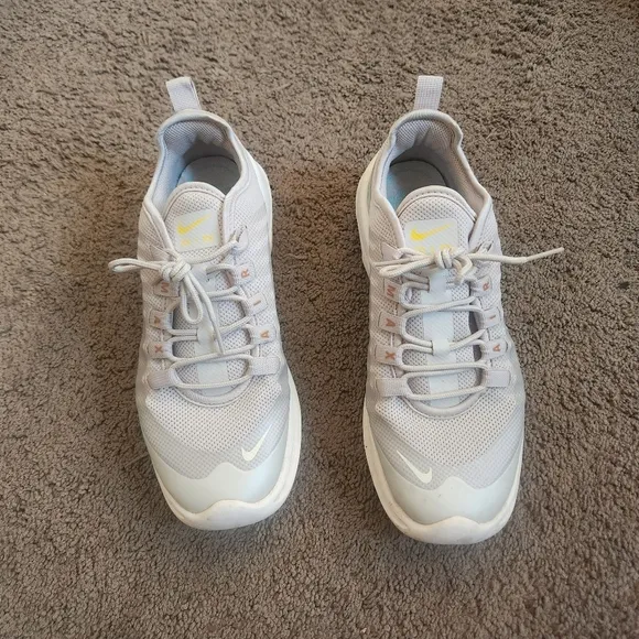 Nike air max axis sneakers shoes size 9 womens neutral