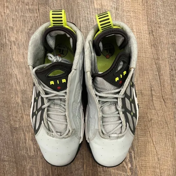 Nike Air Max Pillar 2012 Neutral Grey Volt