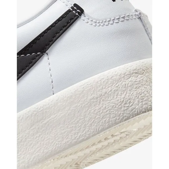 Nike Blazer Low '77 Sneakers in White Black Sail 8.5 with box Womens Athletic Sh