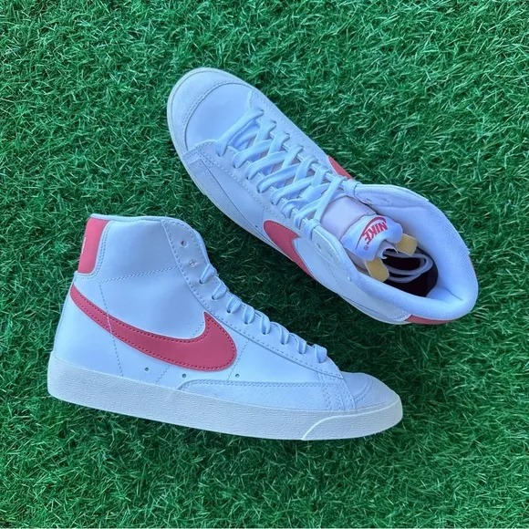 Nike Blazer Mid ‘77 NN White / Adobe Red Stardust - Sail