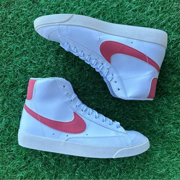 Nike Blazer Mid ‘77 NN White / Adobe Red Stardust - Sail