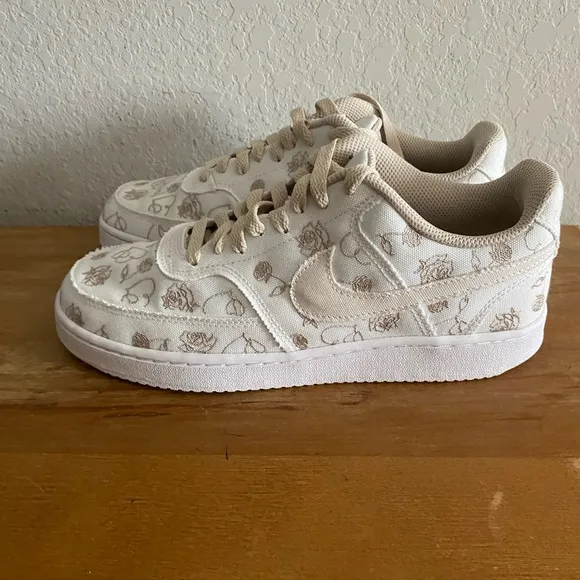 Nike Court Vision Low Neutral Floral Patterned Sneakers Size 8 No Box