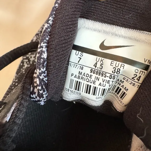 Nike Flex Running Sneakers Womens Black White Flex Contact Sneakers Size 7