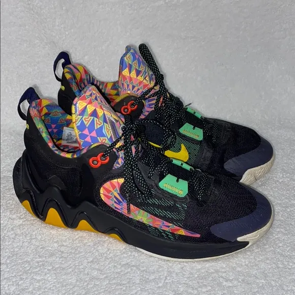 Nike Giannis Immortality 2 GS Kaleidoscope Youth Basketball DQ1943-002 size 6.5