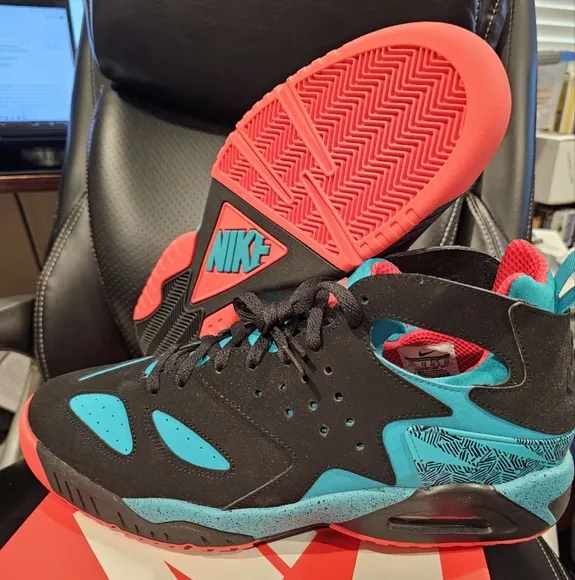Nike Kids Black and Blue Sneakers
