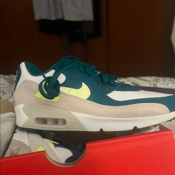 Nike Kids Sneakers in Teal and Neon Yellow