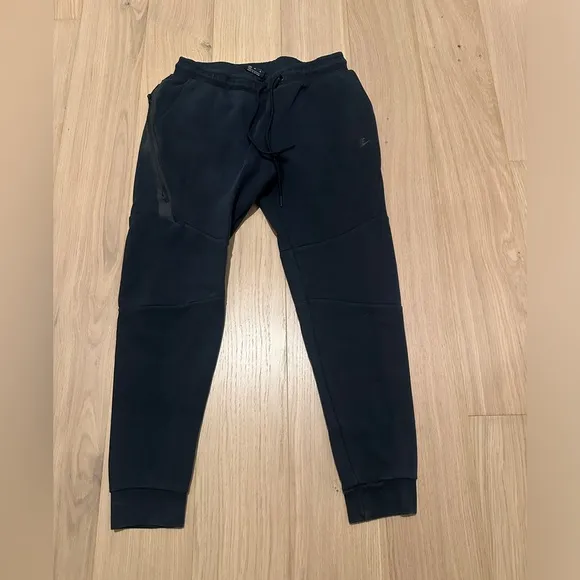 Nike Men's Tech Fleece Slim Fit Jogger Sweatpants Color Black Size Medium