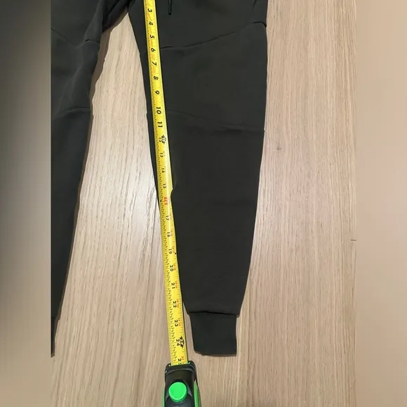 Nike Men's Tech Fleece Slim Fit Jogger Sweatpants Color Olive Size Medium