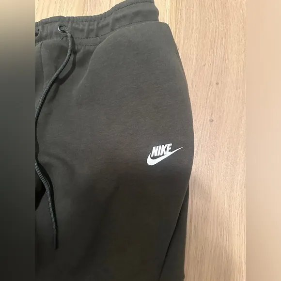 Nike Men's Tech Fleece Slim Fit Jogger Sweatpants Color Olive Size Medium