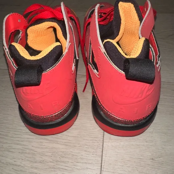 Nike Red and Black Air Tech Haurache Sneakers Dynamic Mid-Top Design