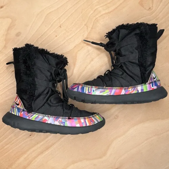 Nike Roshe One HI Print Faux Fur Boots Little Kids Size 13.5C