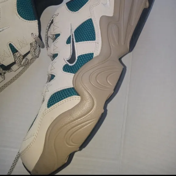 Nike Tech Hera sneakers
