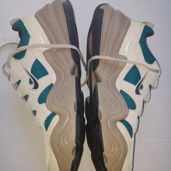 Nike Tech Hera sneakers