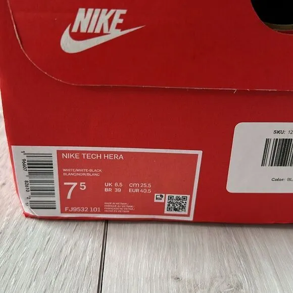 Nike Tech Hera Men's Shoes White/Black 7.5 New in box