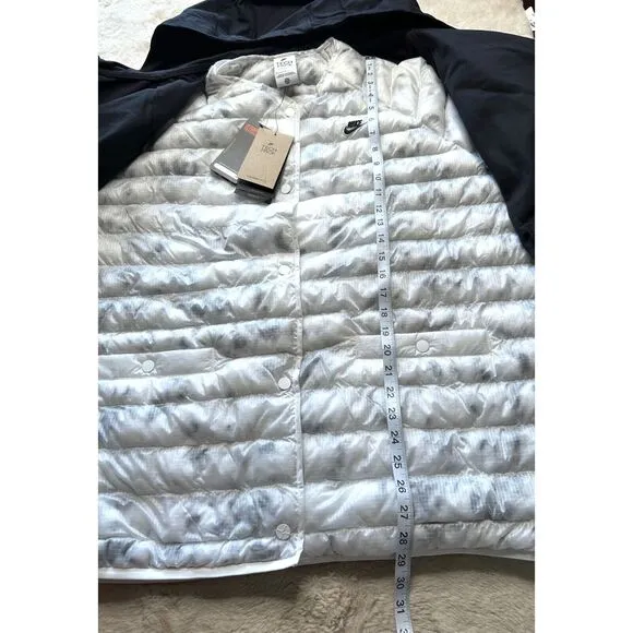Nike Women Medium Sportswear Therma-FIT Tech Pack 3-in-1 Jacket DD4660-010