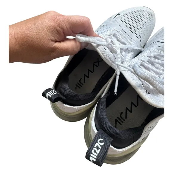 Nike Women’s Air Max 270 Black and White Size 8