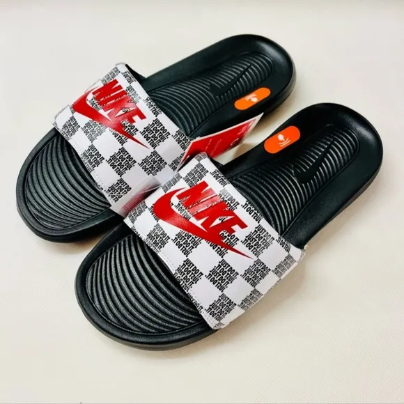 NikeVictory 1 Slides Rare Dead Stock! These Have A Bunch Of New Comfort FeaAdded