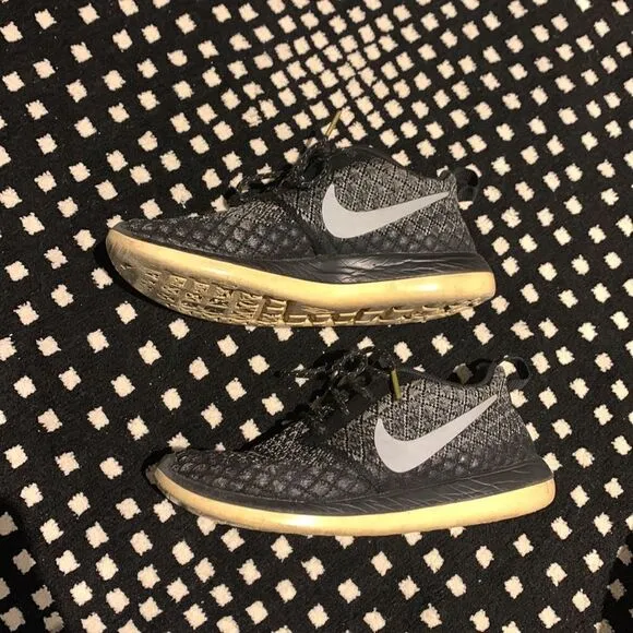 Nike walking/everyday sneakers
