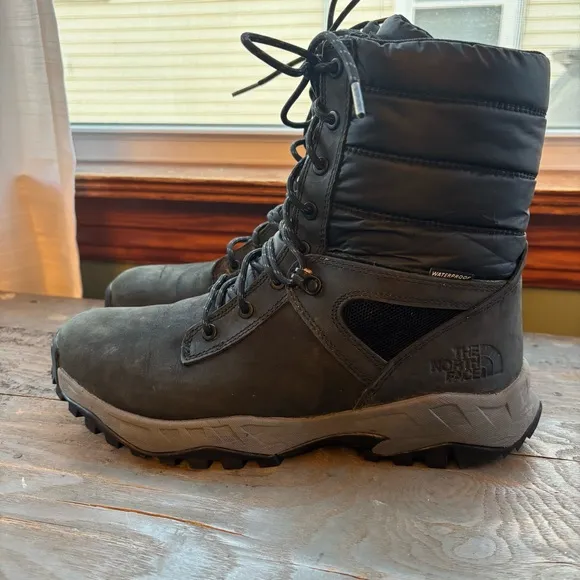 North Face Thermo Ball zip up waterproof winter boots | size 8.5