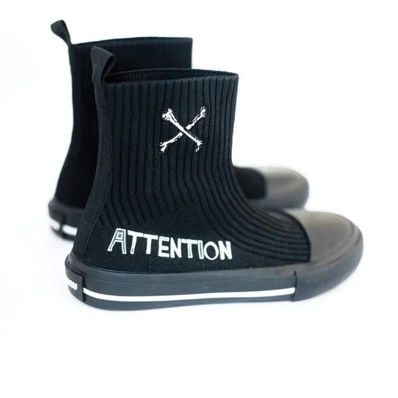 Nununu Attention Sock Sneakers Gender Neutral 37-38 US 6 Crossbone