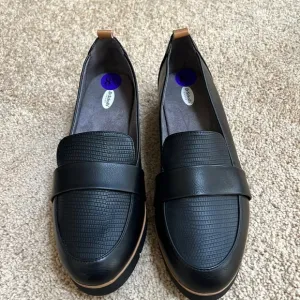 NWOB! DR SCHOLL'S Size 8.5 black Webster loafers