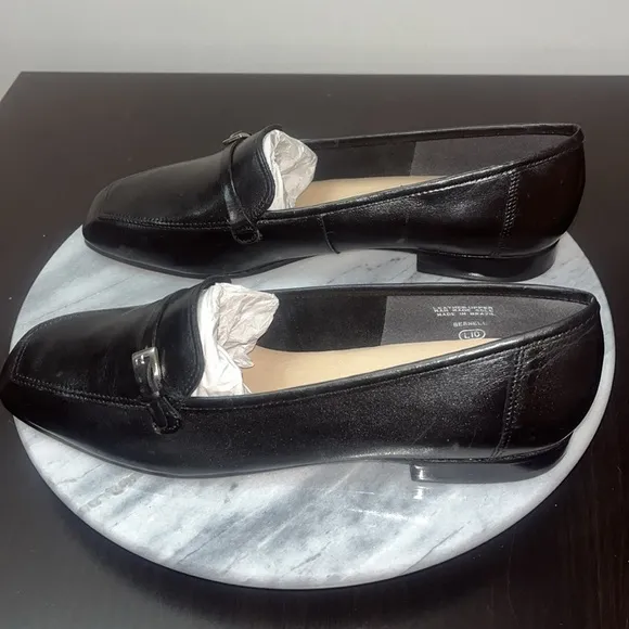 NWOB Enzo Angiolini &quot;Bernell&quot; Side Buckle Loafers Black Sz 8.5M