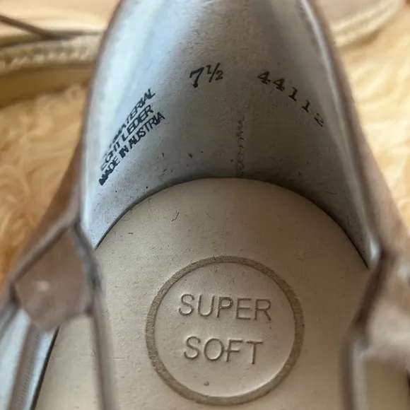 NWOB Paul Green Hanna Flats Sz-10US/7.5UK