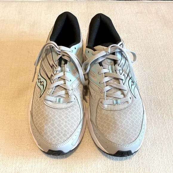 NWOB Saucony Cohesion 13 Versafoam Running Sneakers Size 12