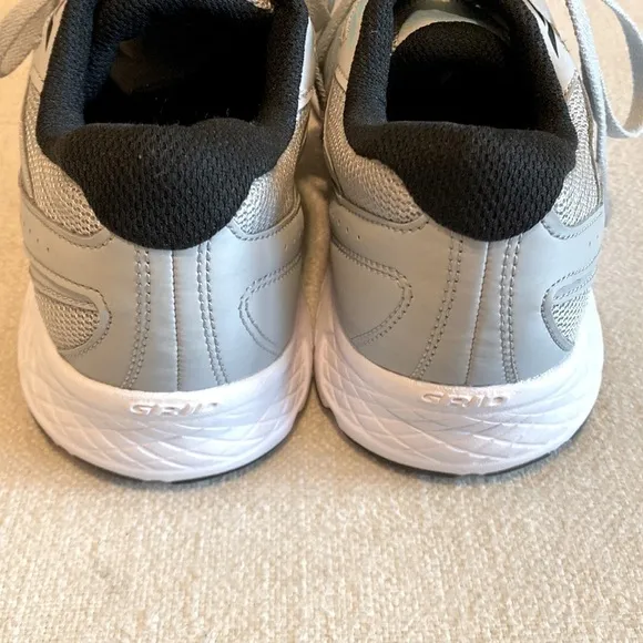 NWOB Saucony Cohesion 13 Versafoam Running Sneakers Size 12