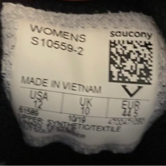 NWOB Saucony Cohesion 13 Versafoam Running Sneakers Size 12