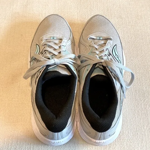 NWOB Saucony Cohesion 13 Versafoam Running Sneakers Size 12