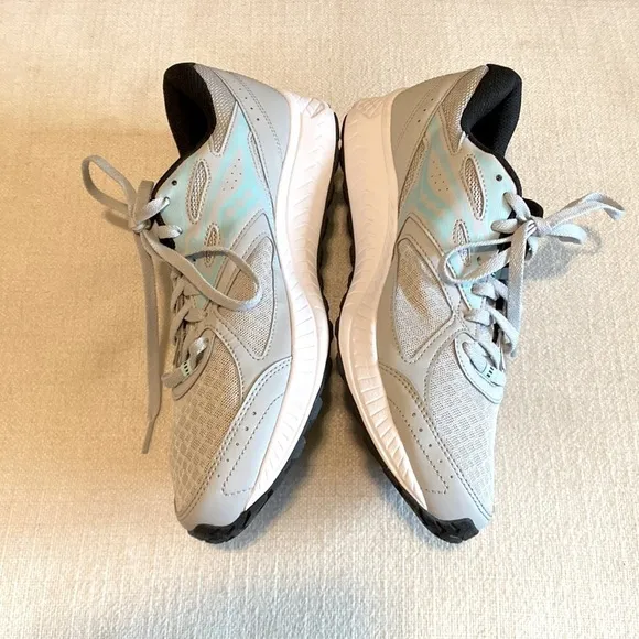 NWOB Saucony Cohesion 13 Versafoam Running Sneakers Size 12