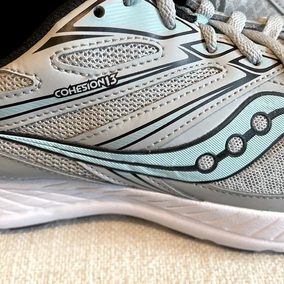 NWOB Saucony Cohesion 13 Versafoam Running Sneakers Size 12