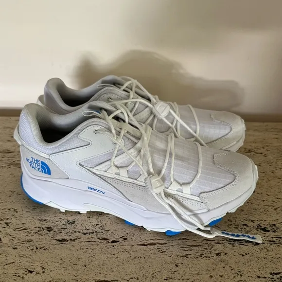 NWOB (WMNS) THE NORTH FACE VectivTaravel Tech Sneakers