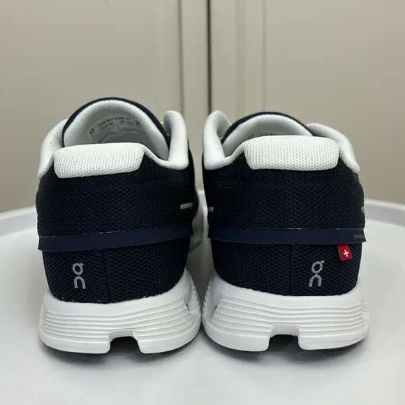 NWOB/NWOT On Running Men's Cloud 5 Sneakers Midnight/White Size 11.5