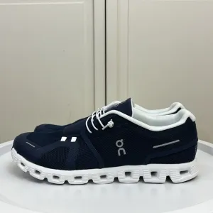 NWOB/NWOT On Running Men's Cloud 5 Sneakers Midnight/White Size 11.5
