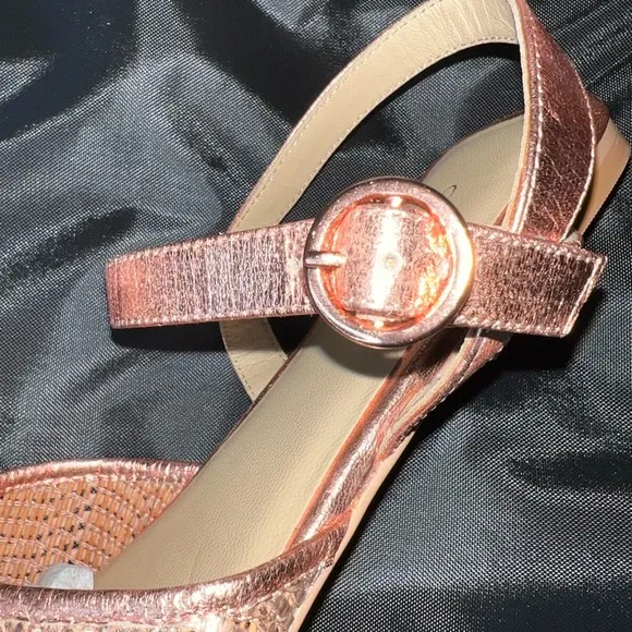 *NWOT* Anthropologie Pilcro Rose Gold Metallic Woven Leather Flats/Sandals (10)