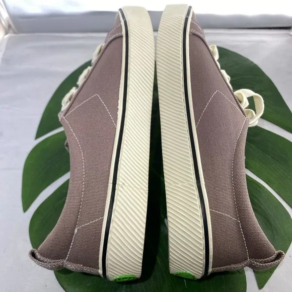 NWOT CARIUMA SAND CONTRAST THREAD CANVAS OCA LOW​​​​